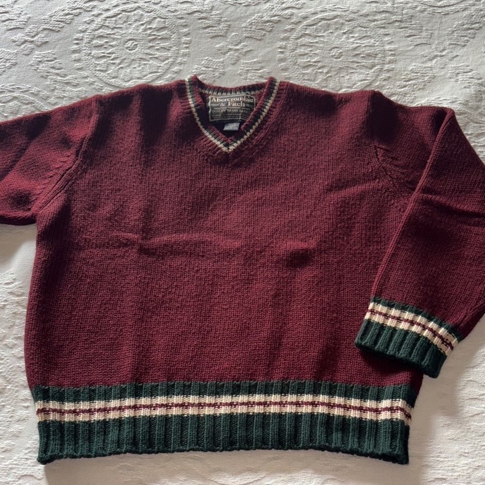 BNWOT Burgundy V-Neck Sweater with Green Trim 100%Wool by Abercombie & Fitch